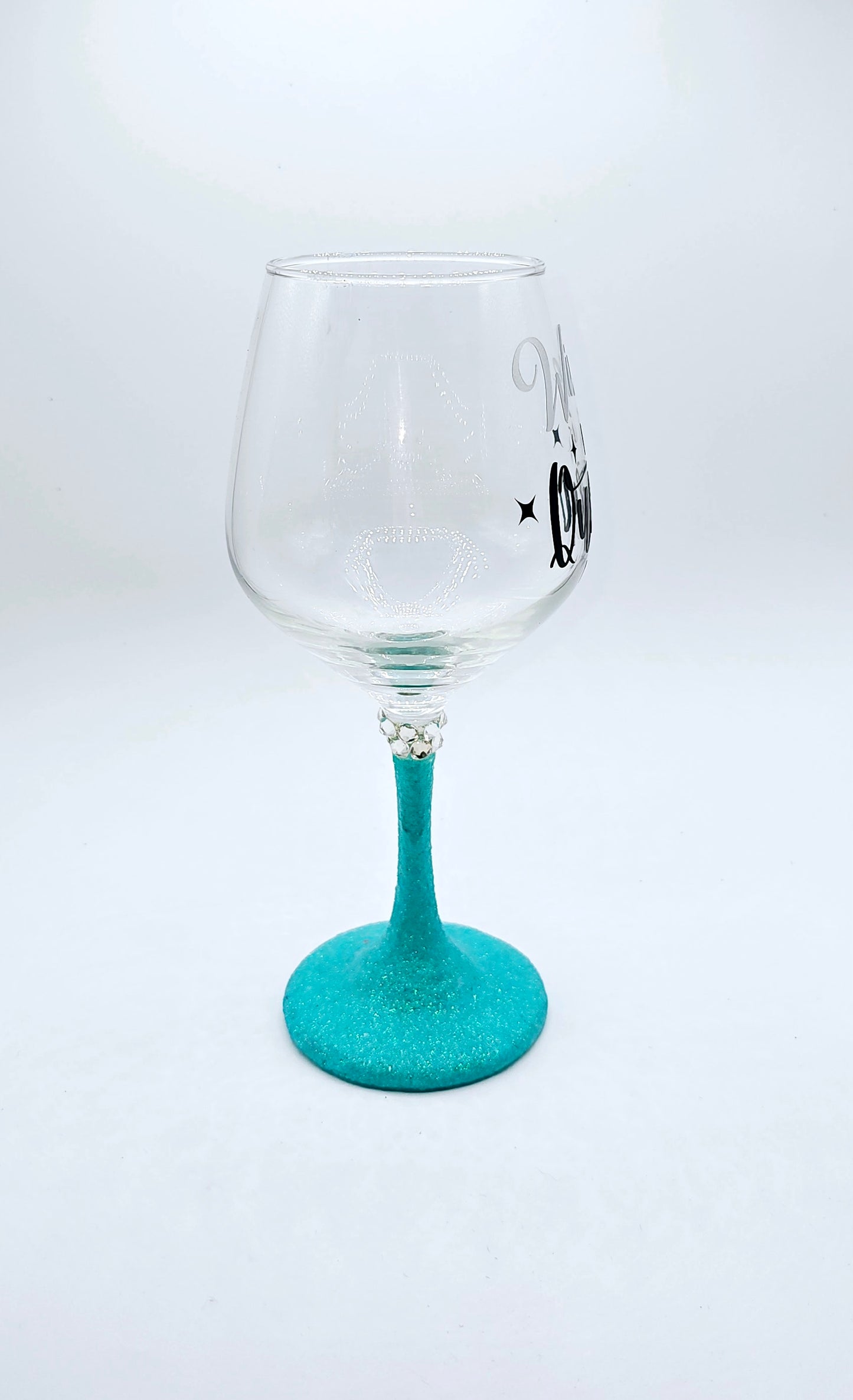 Wine Queen wine glass with teal stem