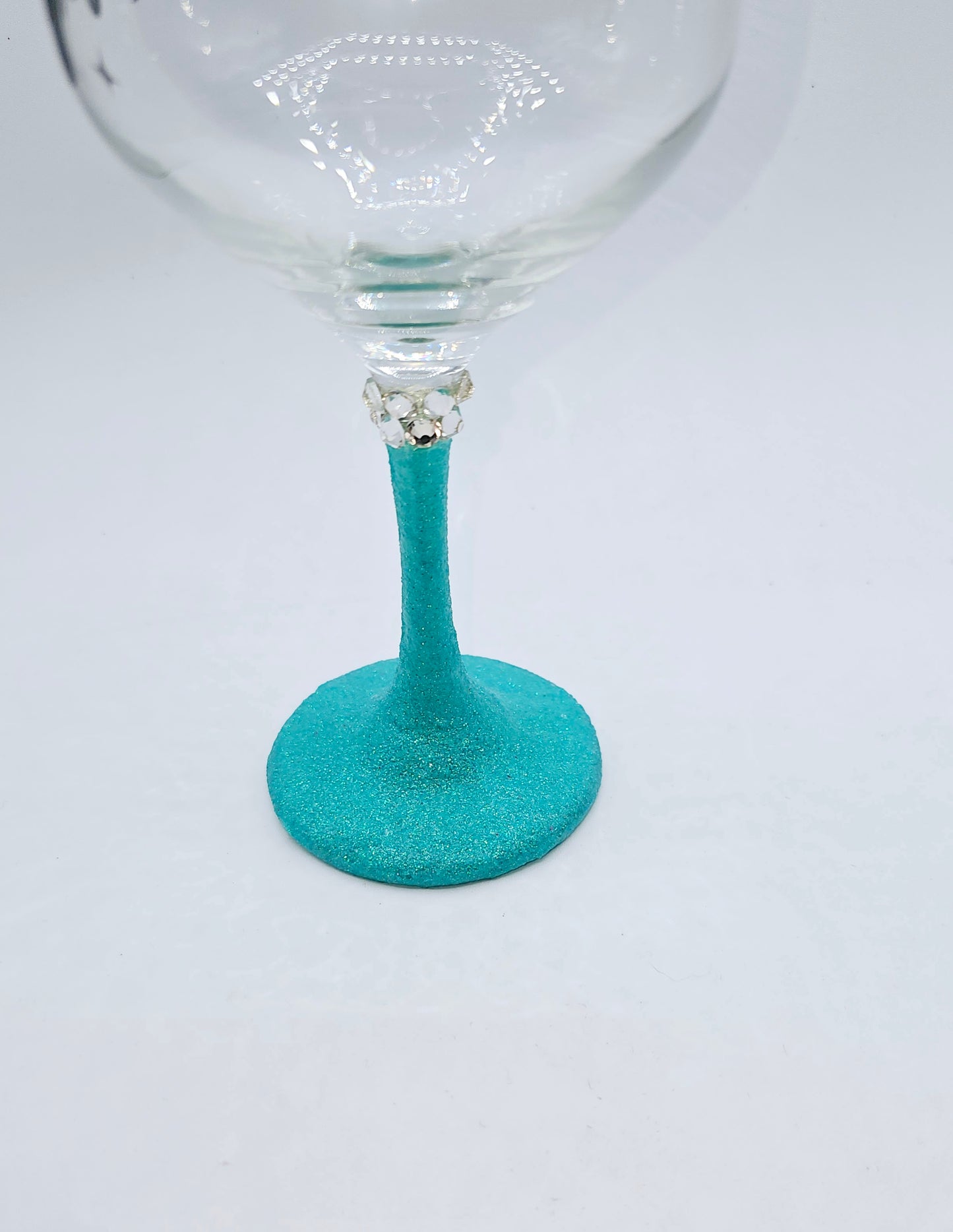 Wine Queen wine glass with teal stem