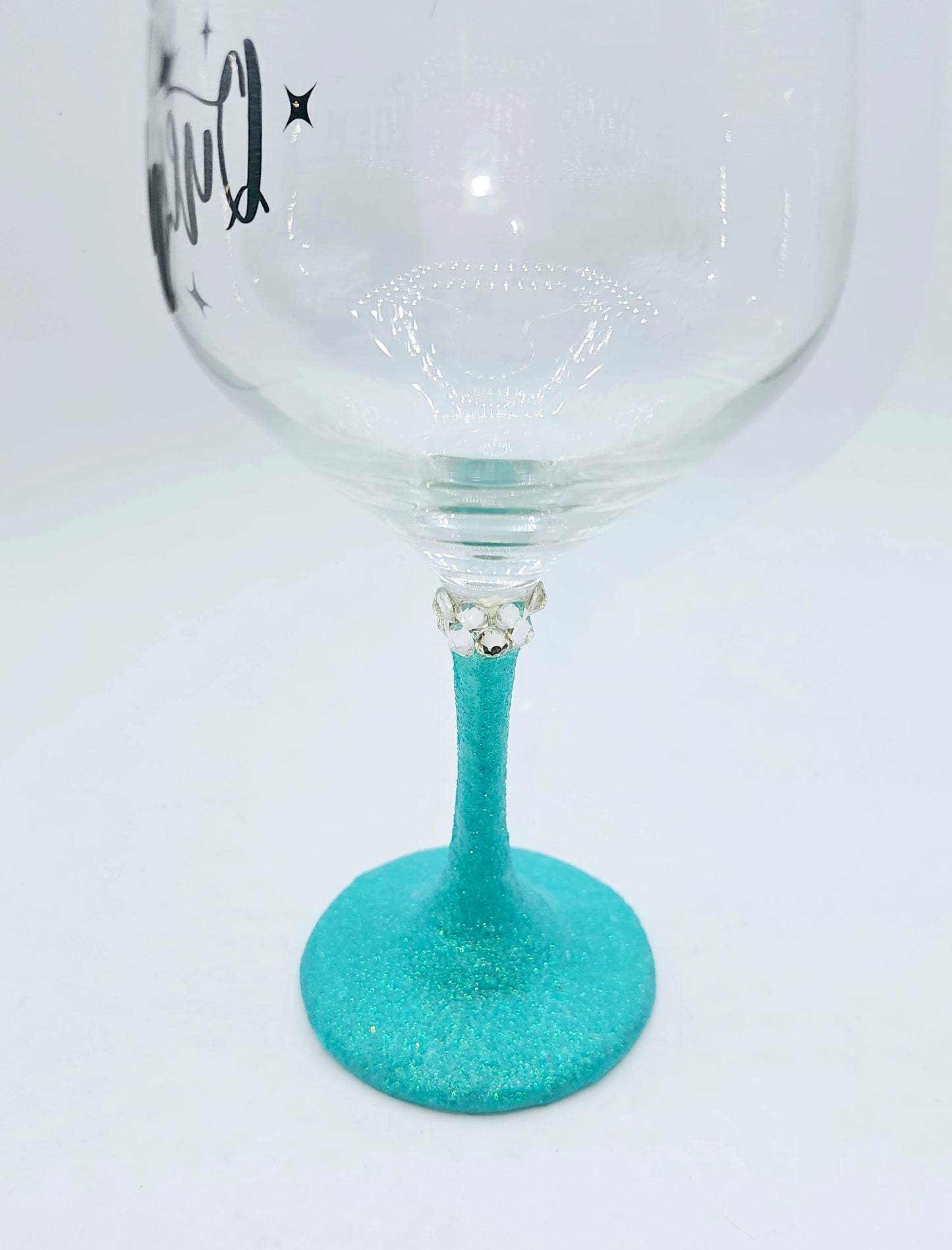 Wine Queen wine glass with teal stem